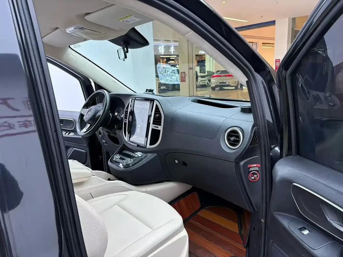 2016 Vito 2.0T Business Edition — миниатюра 4