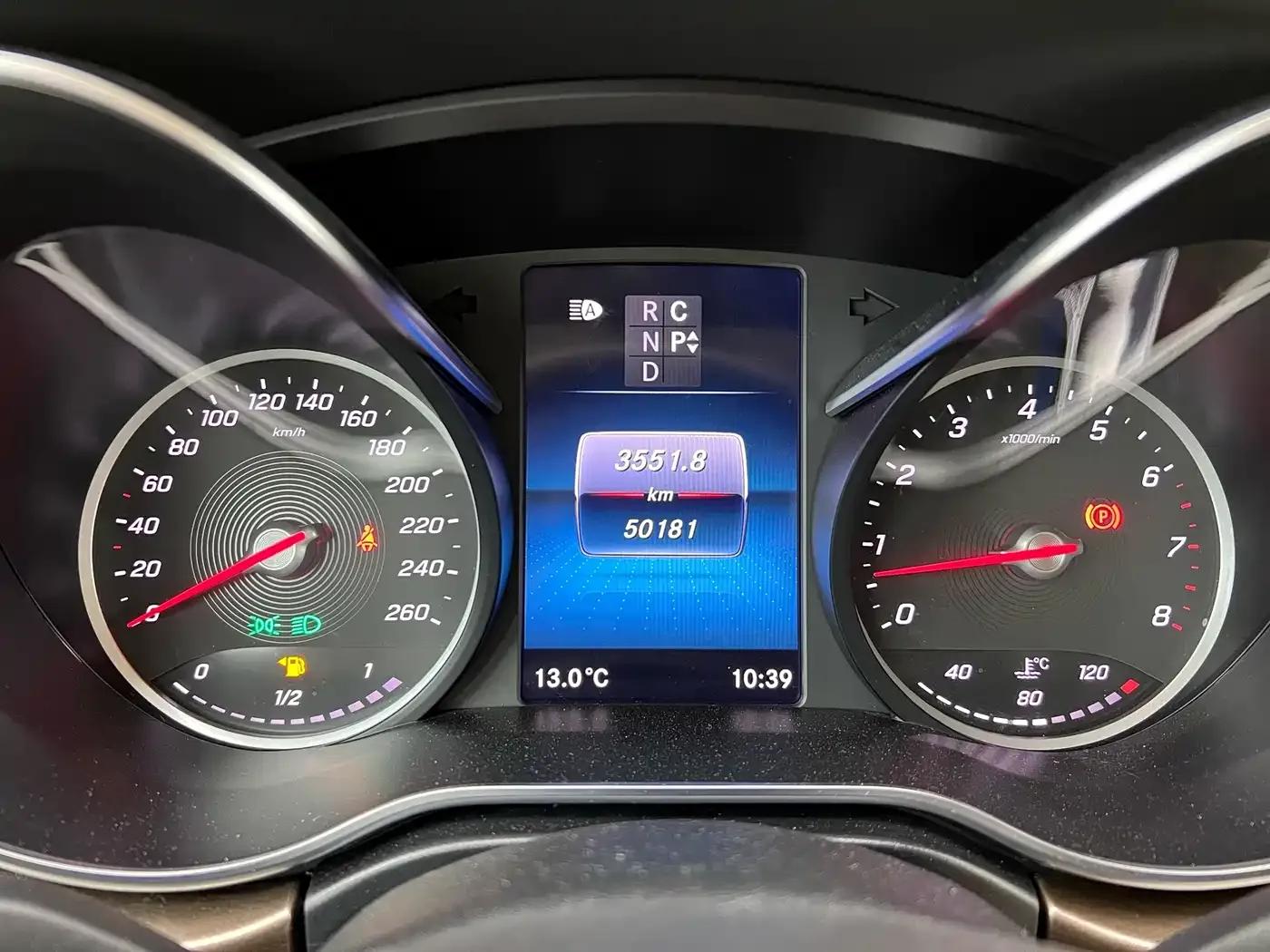 Mercedes-Benz V-Class 2022 V 260 L Long Wheelbase Premium Edition — миниатюра 12