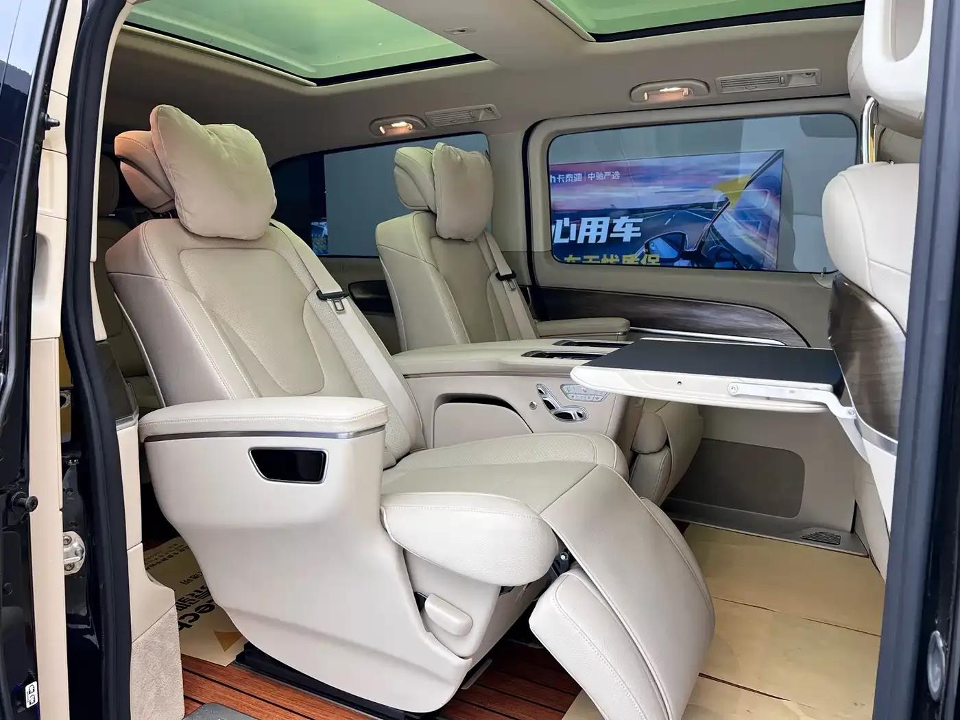 Mercedes-Benz V-Class 2022 V 260 L Long Wheelbase Premium Edition — миниатюра 33