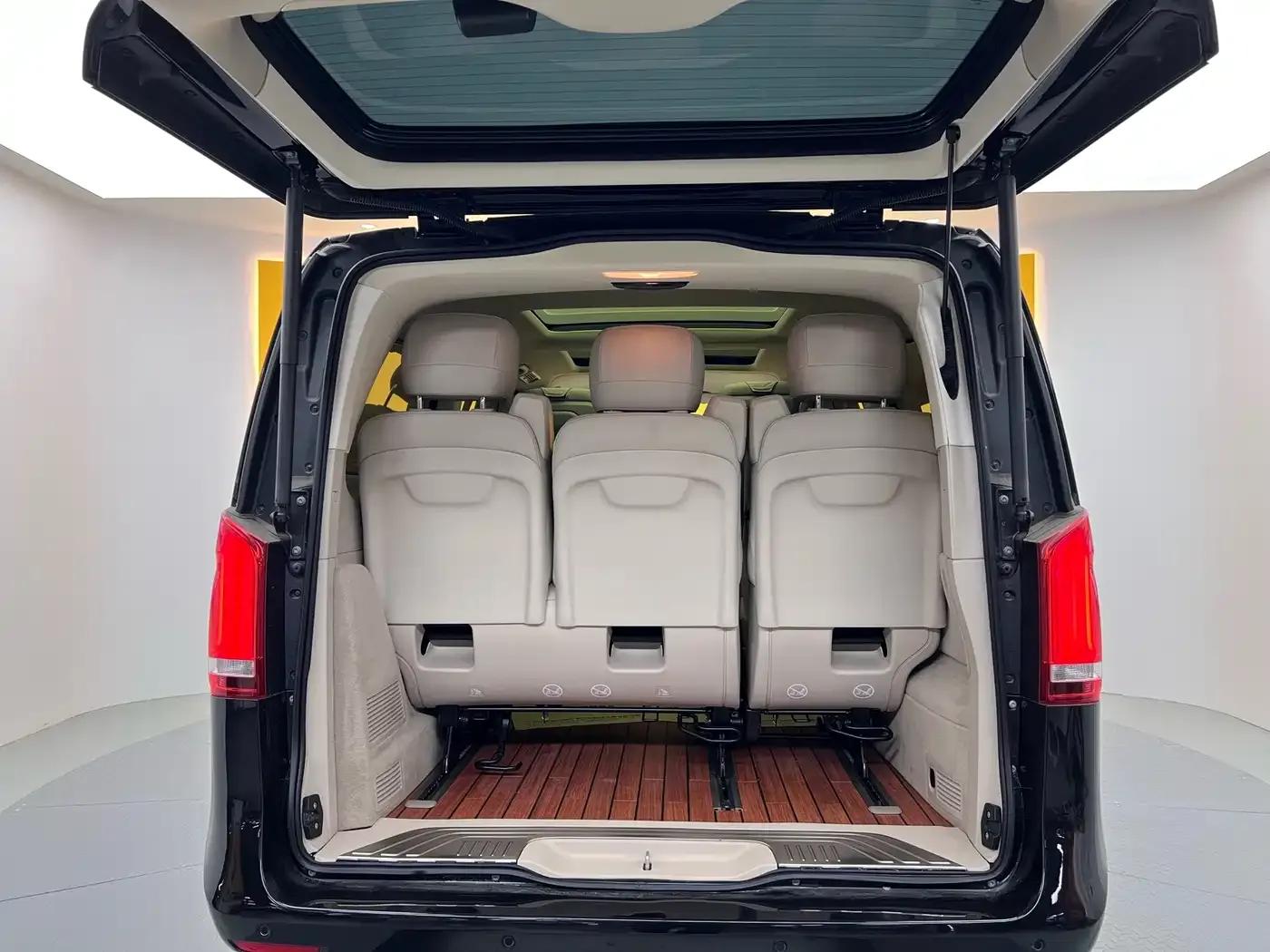 Mercedes-Benz V-Class 2022 V 260 L Long Wheelbase Premium Edition — миниатюра 36
