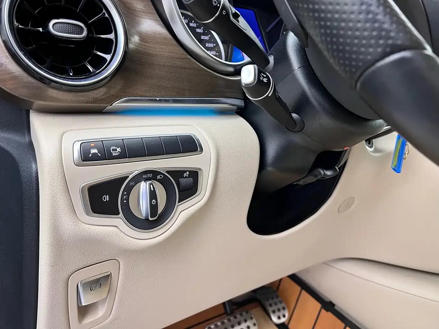 Mercedes-Benz V-Class 2022 V 260 L Long Wheelbase Premium Edition — миниатюра 7