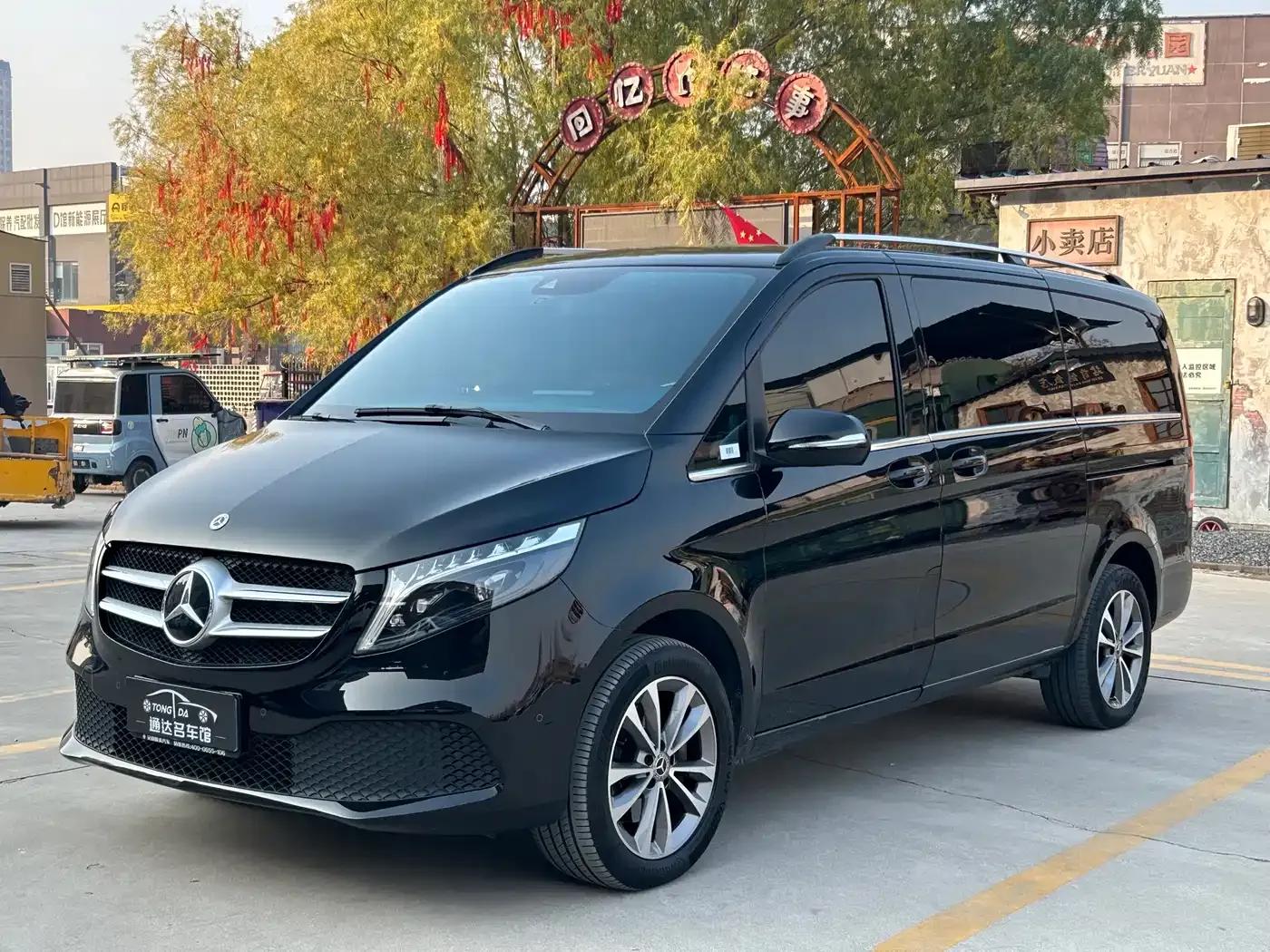 Mercedes-Benz V-Class 2022 V 260 Navigator Edition — миниатюра 1