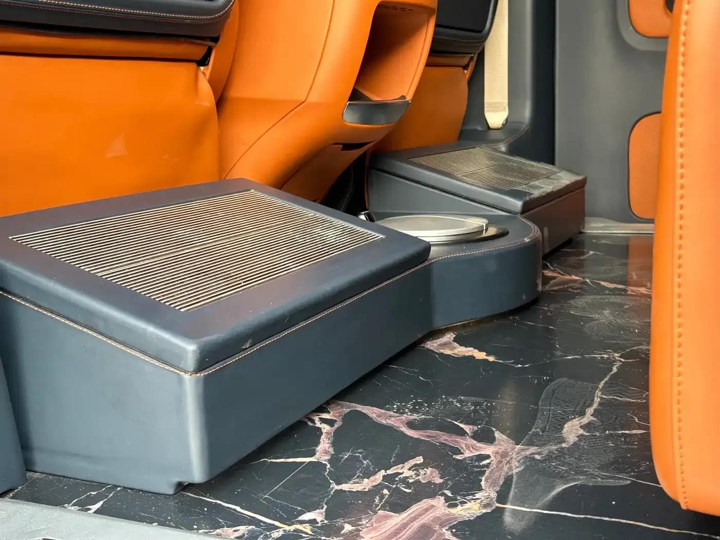 Mercedes-Benz V-Class 2022 V 260 Navigator Edition — миниатюра 13