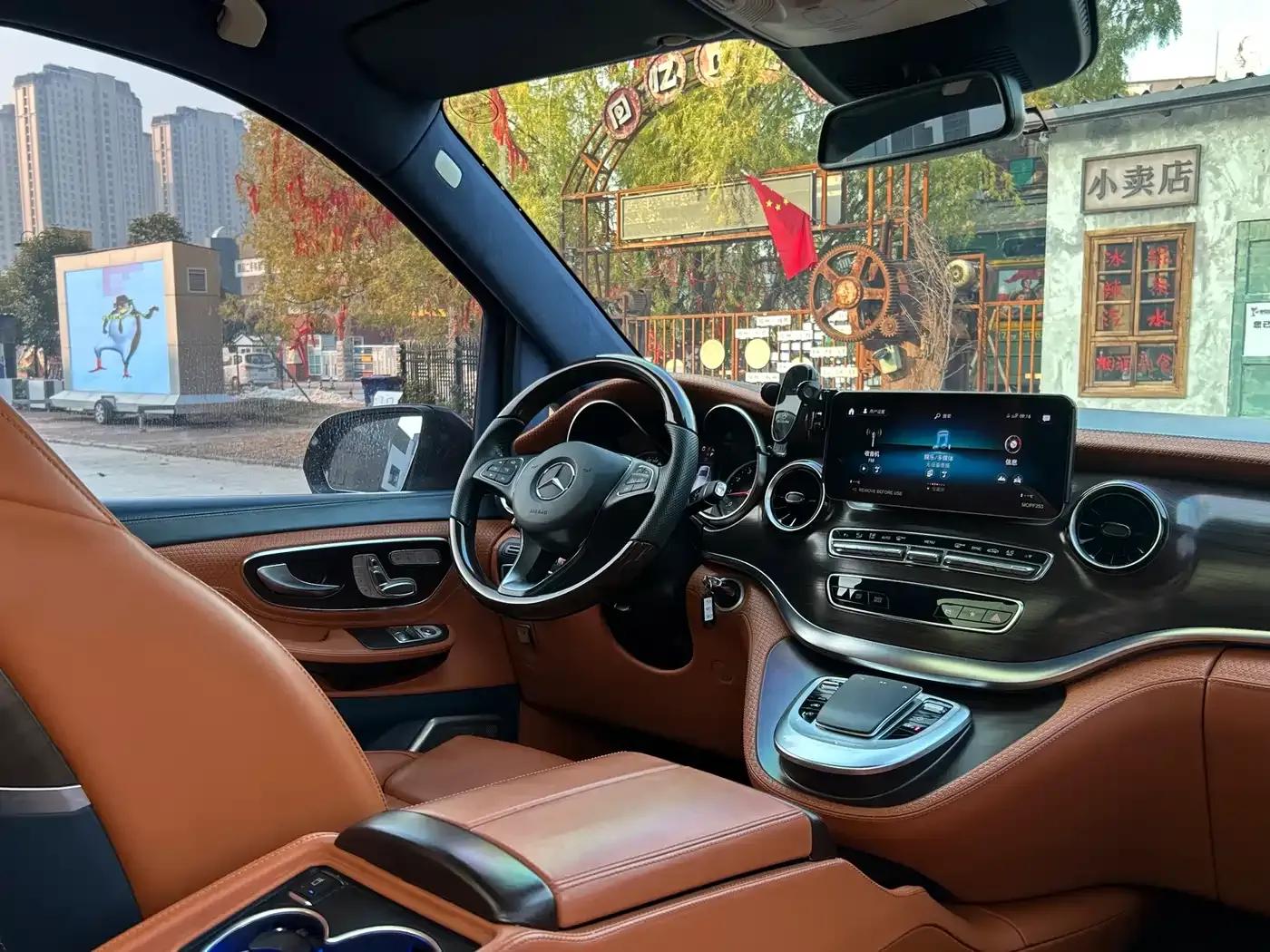 Mercedes-Benz V-Class 2022 V 260 Navigator Edition — миниатюра 8