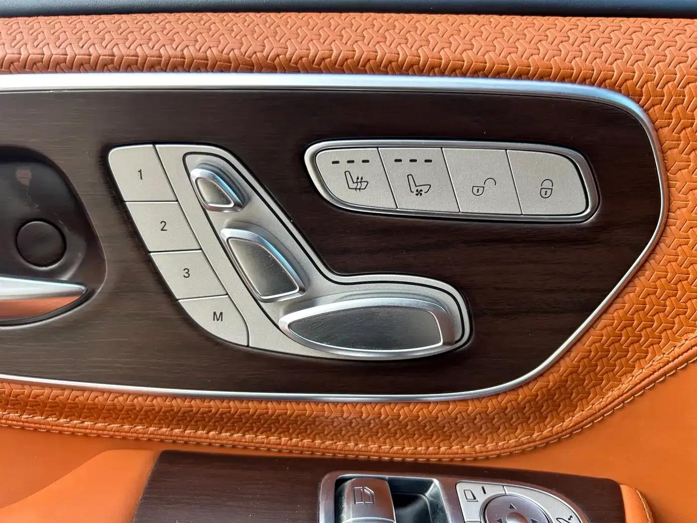 Mercedes-Benz V-Class 2022 V 260 Navigator Edition — миниатюра 9
