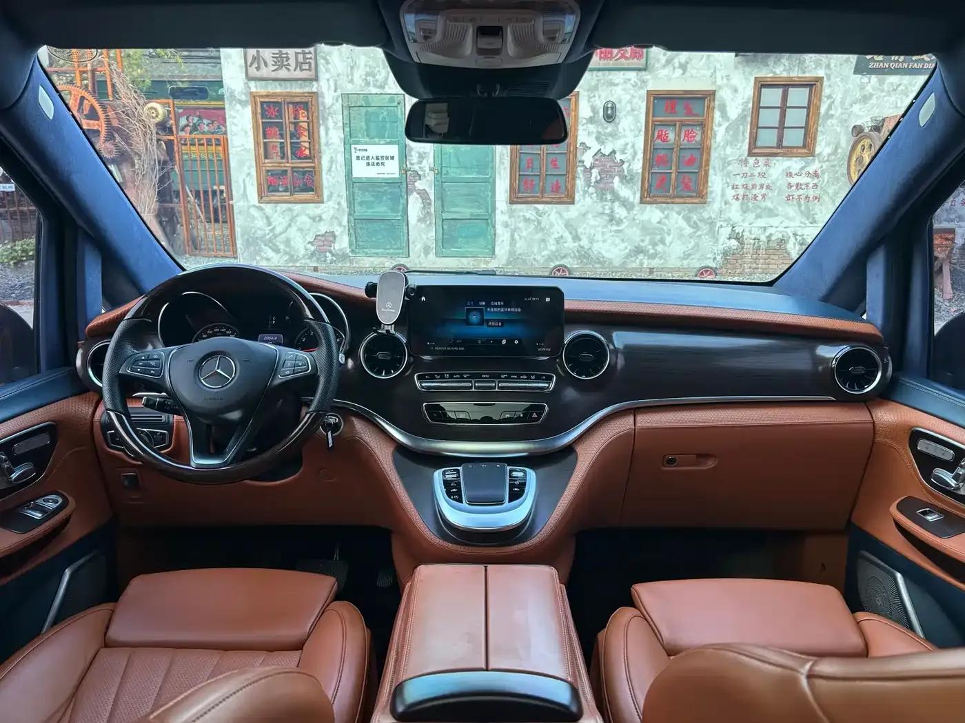 Mercedes-Benz V-Class 2022 V 260 Navigator Edition — миниатюра 10