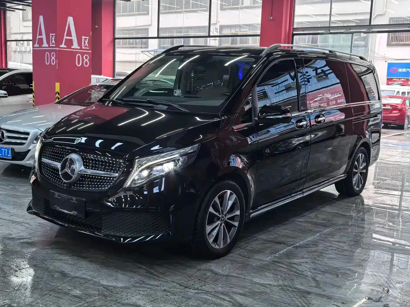 Mercedes-Benz V-Class 2021 V 260 Navigator Edition — миниатюра 1