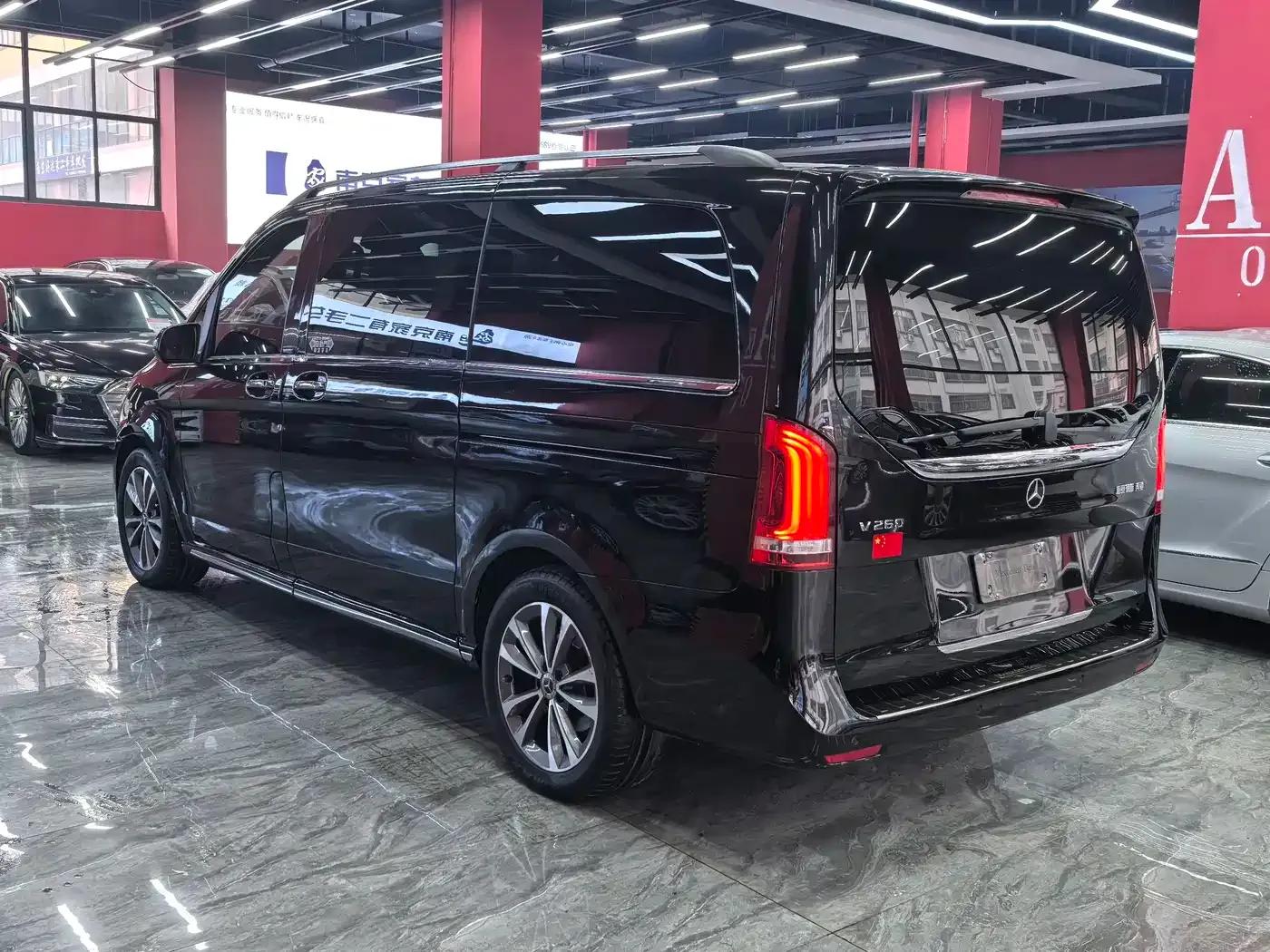 Mercedes-Benz V-Class 2021 V 260 Navigator Edition — миниатюра 5
