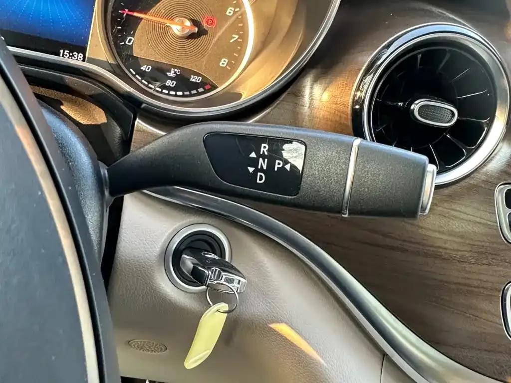 Mercedes-Benz V-Class 2022 V 260 Premium Edition — миниатюра 24