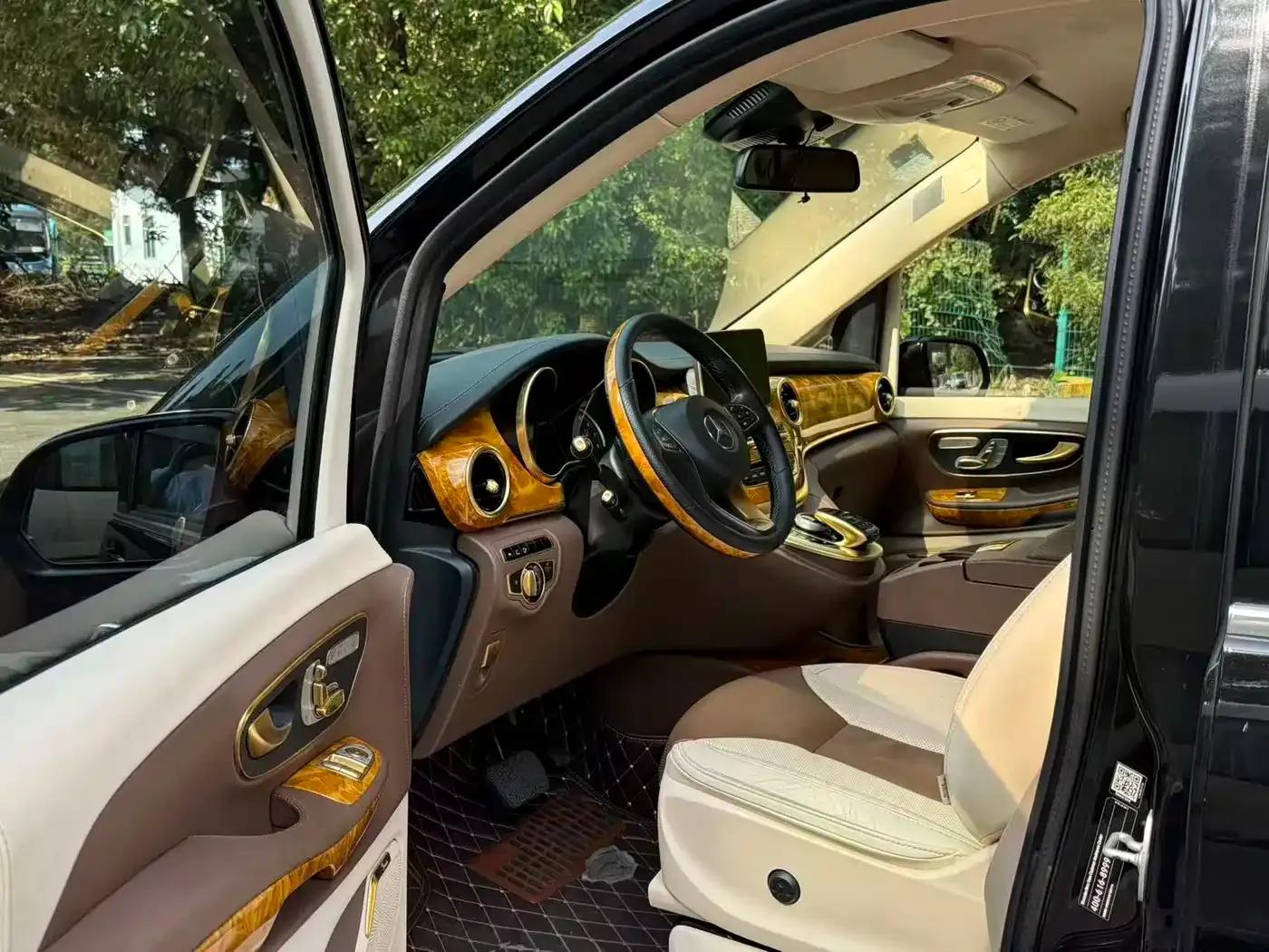 Mercedes-Benz V-Class 2016 V 260 L Premium Extended Edition — миниатюра 7