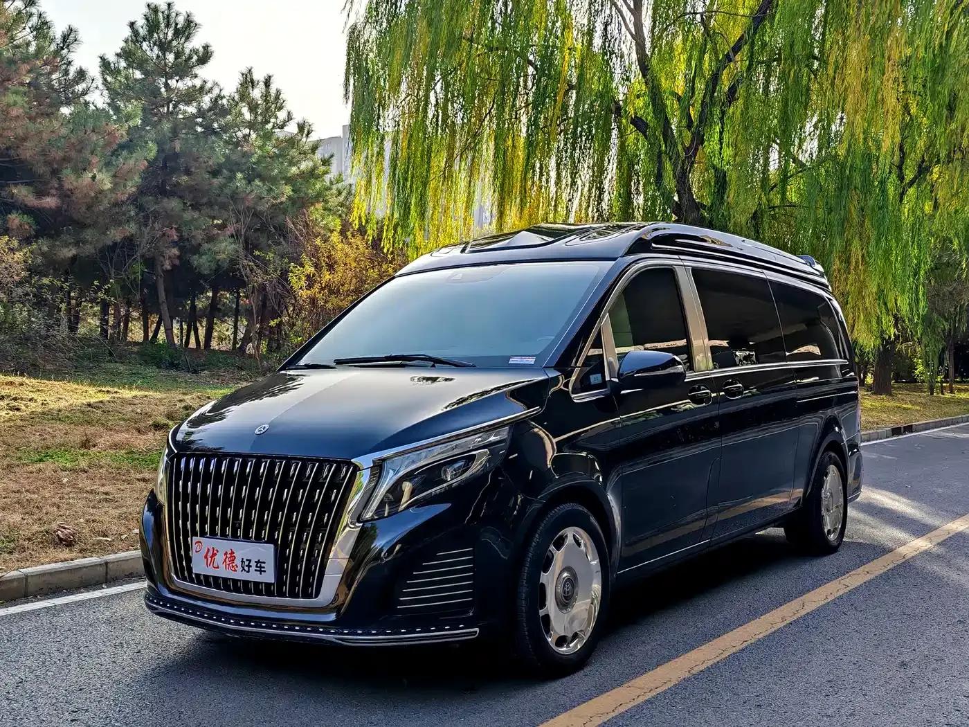 Mercedes-Benz V-Class 2021 V 260 L Long Wheelbase Premium Edition — миниатюра 1