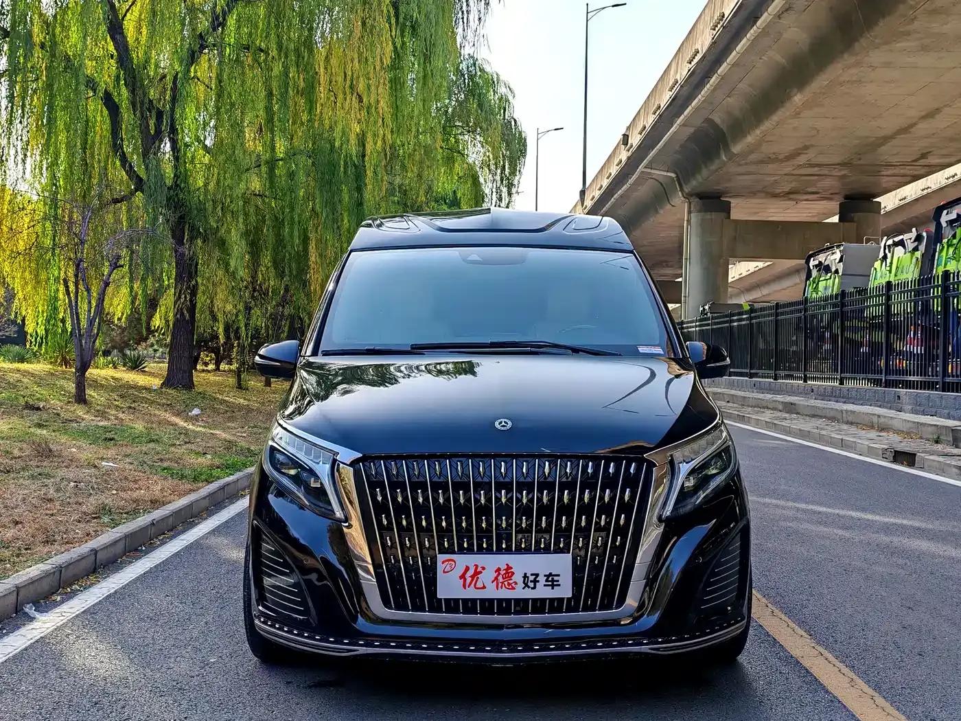 Mercedes-Benz V-Class 2021 V 260 L Long Wheelbase Premium Edition — миниатюра 2