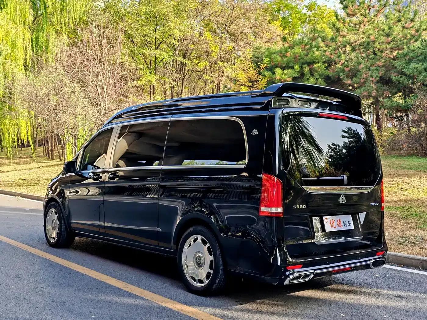 Mercedes-Benz V-Class 2021 V 260 L Long Wheelbase Premium Edition — миниатюра 17