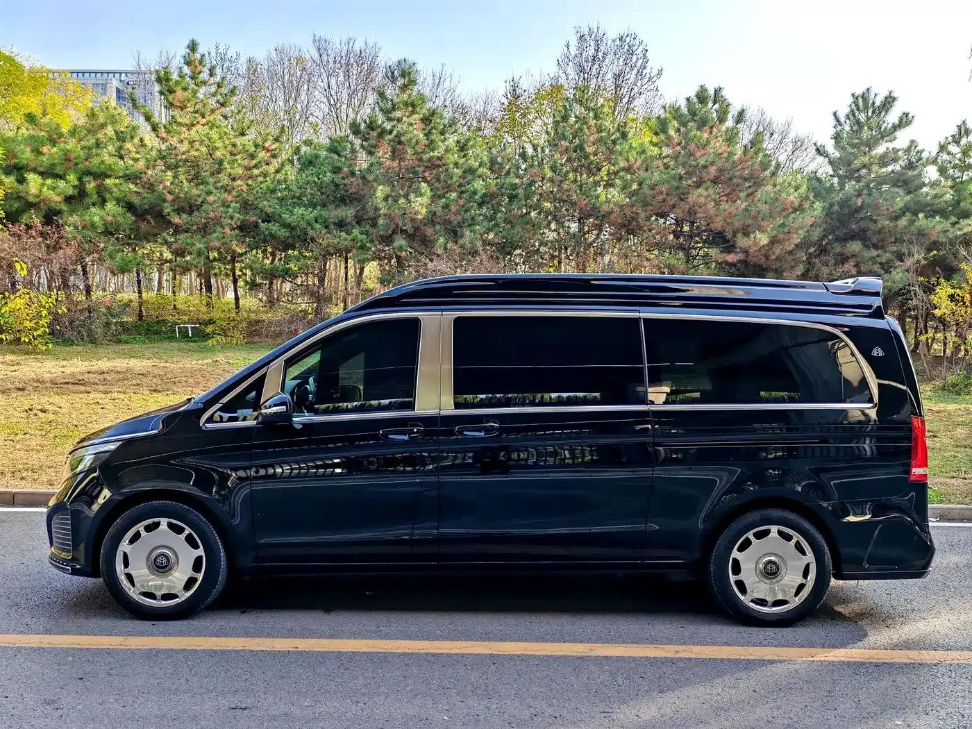 Mercedes-Benz V-Class 2021 V 260 L Long Wheelbase Premium Edition — миниатюра 3