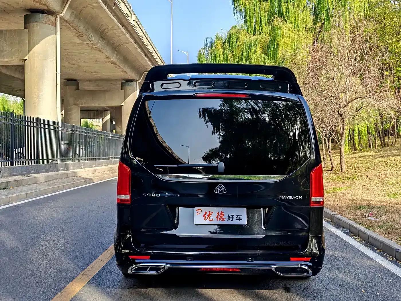 Mercedes-Benz V-Class 2021 V 260 L Long Wheelbase Premium Edition — миниатюра 4