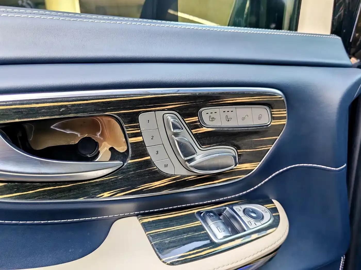 Mercedes-Benz V-Class 2021 V 260 L Long Wheelbase Premium Edition — миниатюра 6
