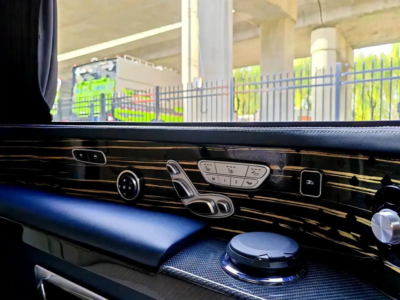 Mercedes-Benz V-Class 2021 V 260 L Long Wheelbase Premium Edition — миниатюра 7