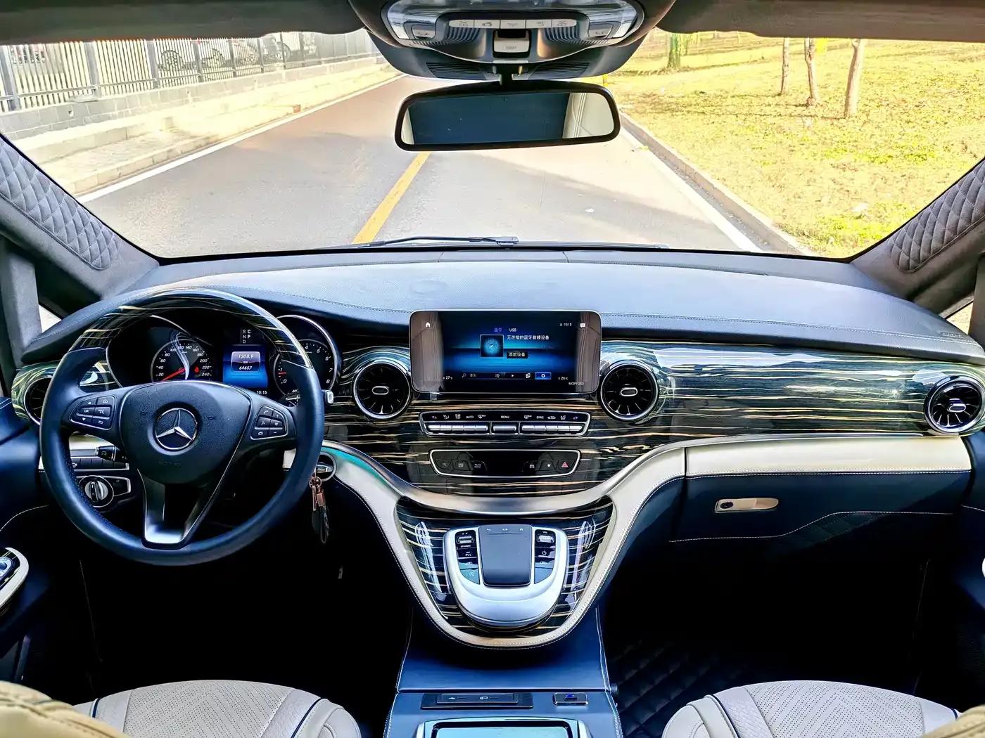 Mercedes-Benz V-Class 2021 V 260 L Long Wheelbase Premium Edition — миниатюра 10