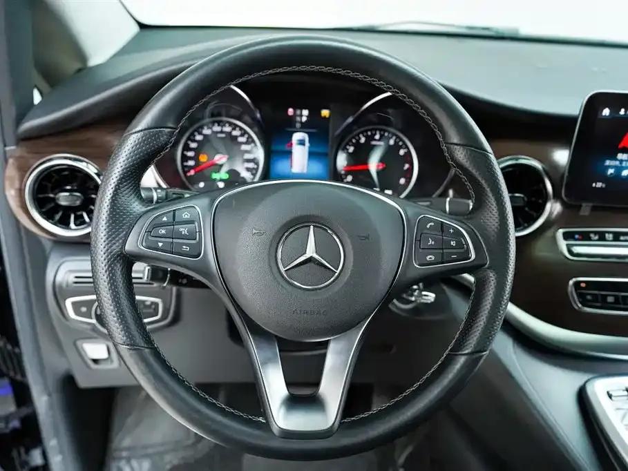 Mercedes-Benz V-Class 2020 V 260 Navigator Edition — миниатюра 6