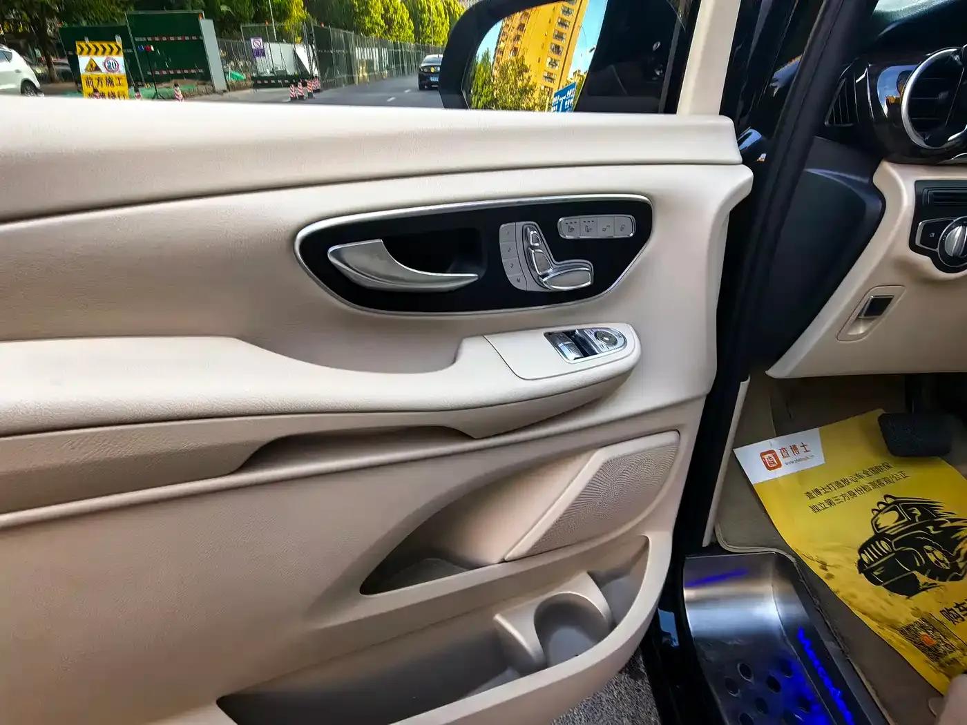 Mercedes-Benz V-Class 2018 V 260 Navigator Edition (China VI Emission Standard) — миниатюра 11