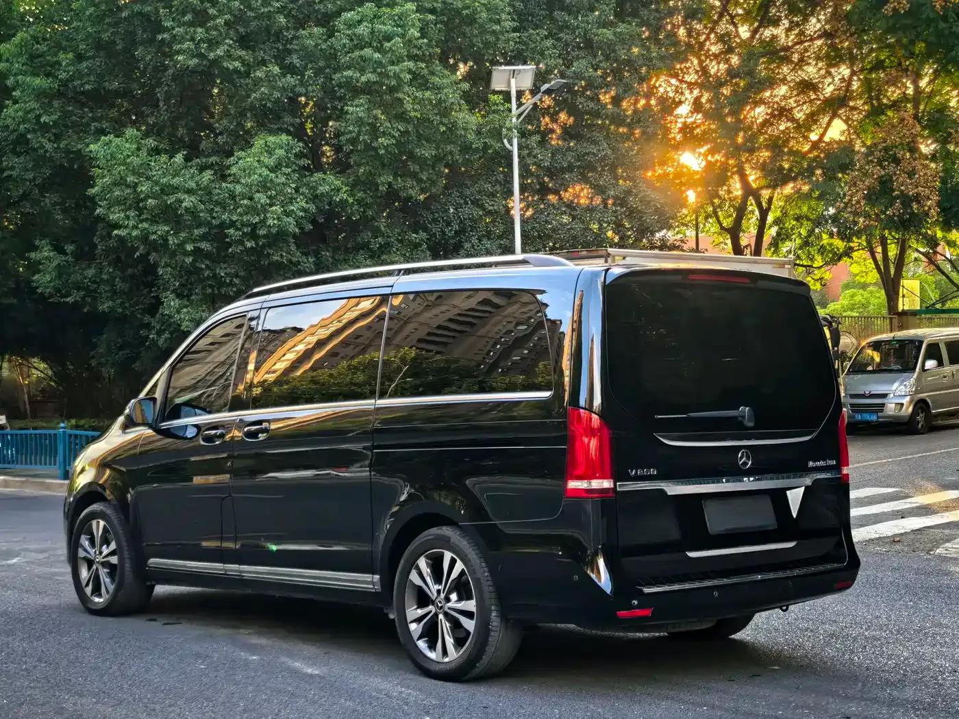 Mercedes-Benz V-Class 2018 V 260 Navigator Edition (China VI Emission Standard) — миниатюра 6
