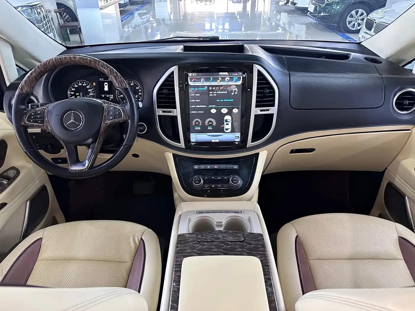 Mercedes-Benz V-Class (Imported) 2018 V 250 — миниатюра 4