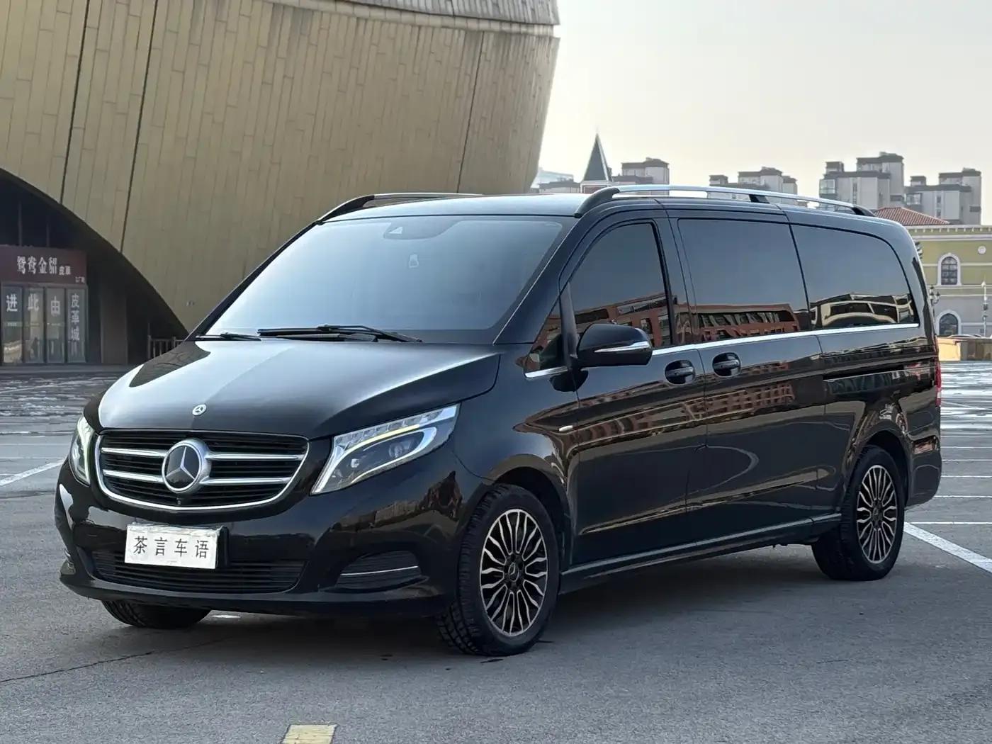 Mercedes-Benz V-Class 2017 V 260 L Premium Extended Edition — миниатюра 1
