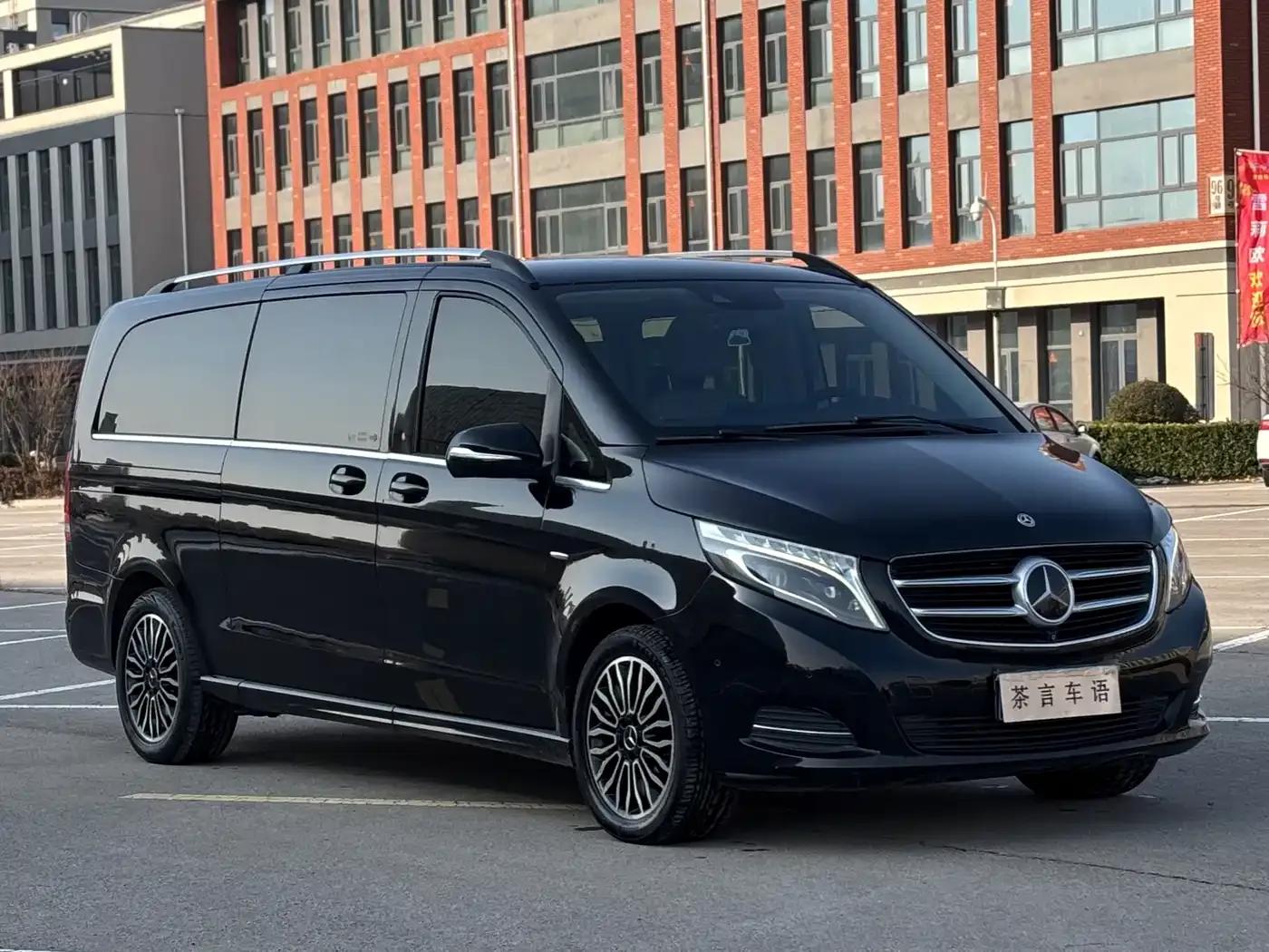 Mercedes-Benz V-Class 2017 V 260 L Premium Extended Edition — миниатюра 3