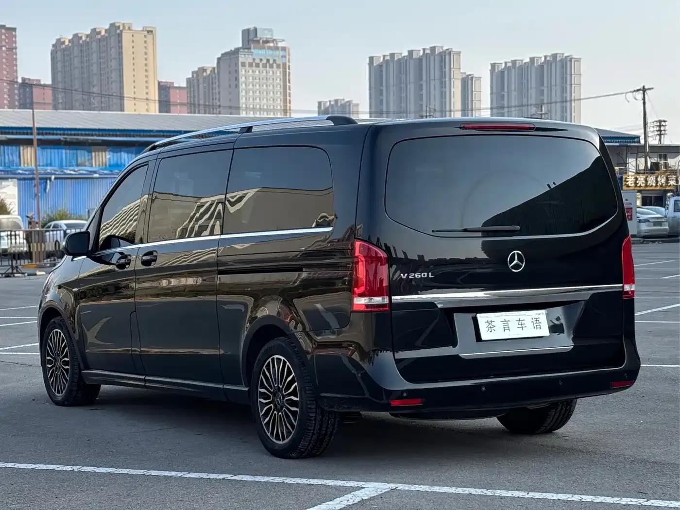 Mercedes-Benz V-Class 2017 V 260 L Premium Extended Edition — миниатюра 6