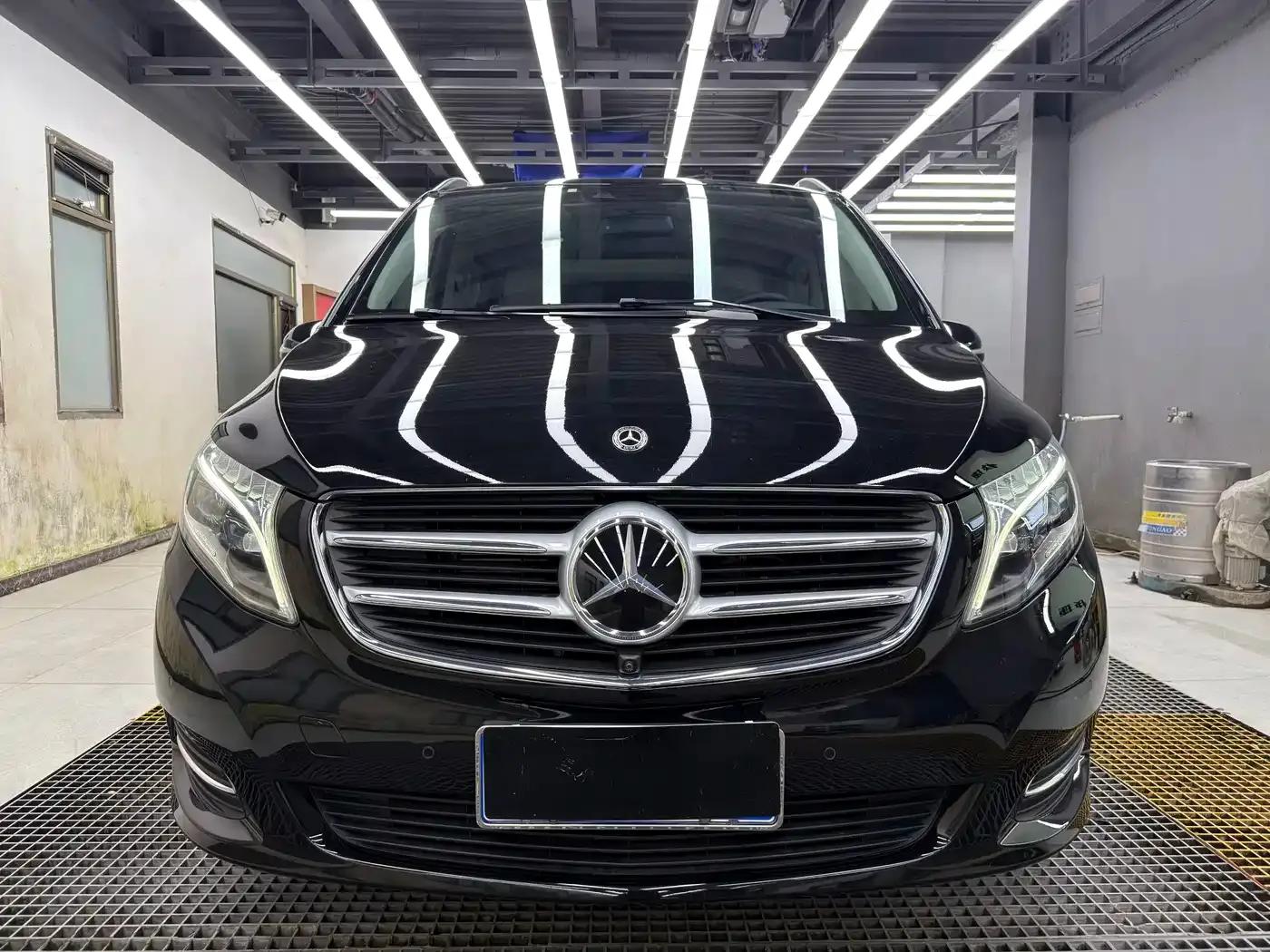 Mercedes-Benz V-Class 2018 V 260 L Premium Extended Edition (China VI Emission Standard) — миниатюра 1