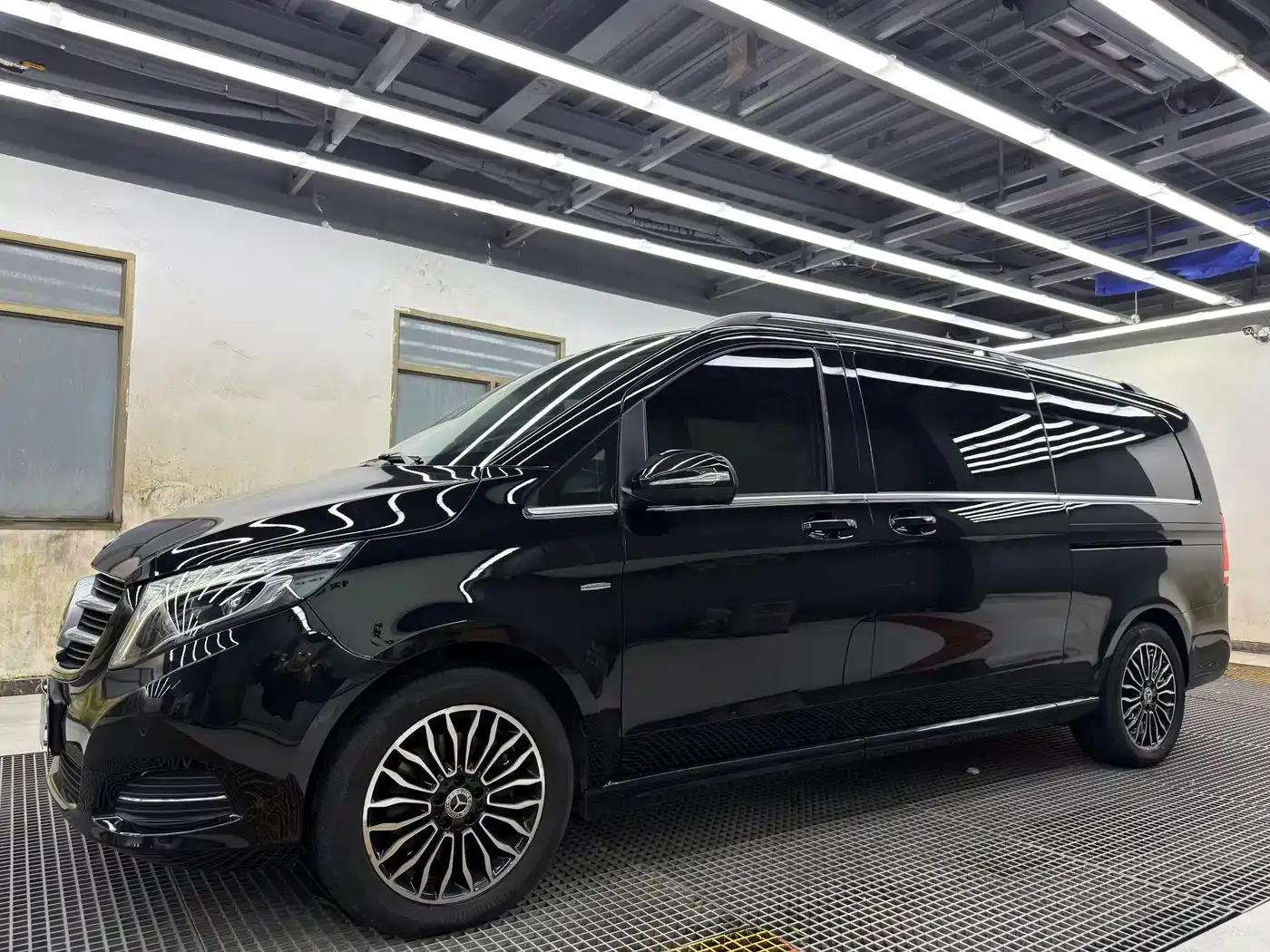 Mercedes-Benz V-Class 2018 V 260 L Premium Extended Edition (China VI Emission Standard) — миниатюра 11