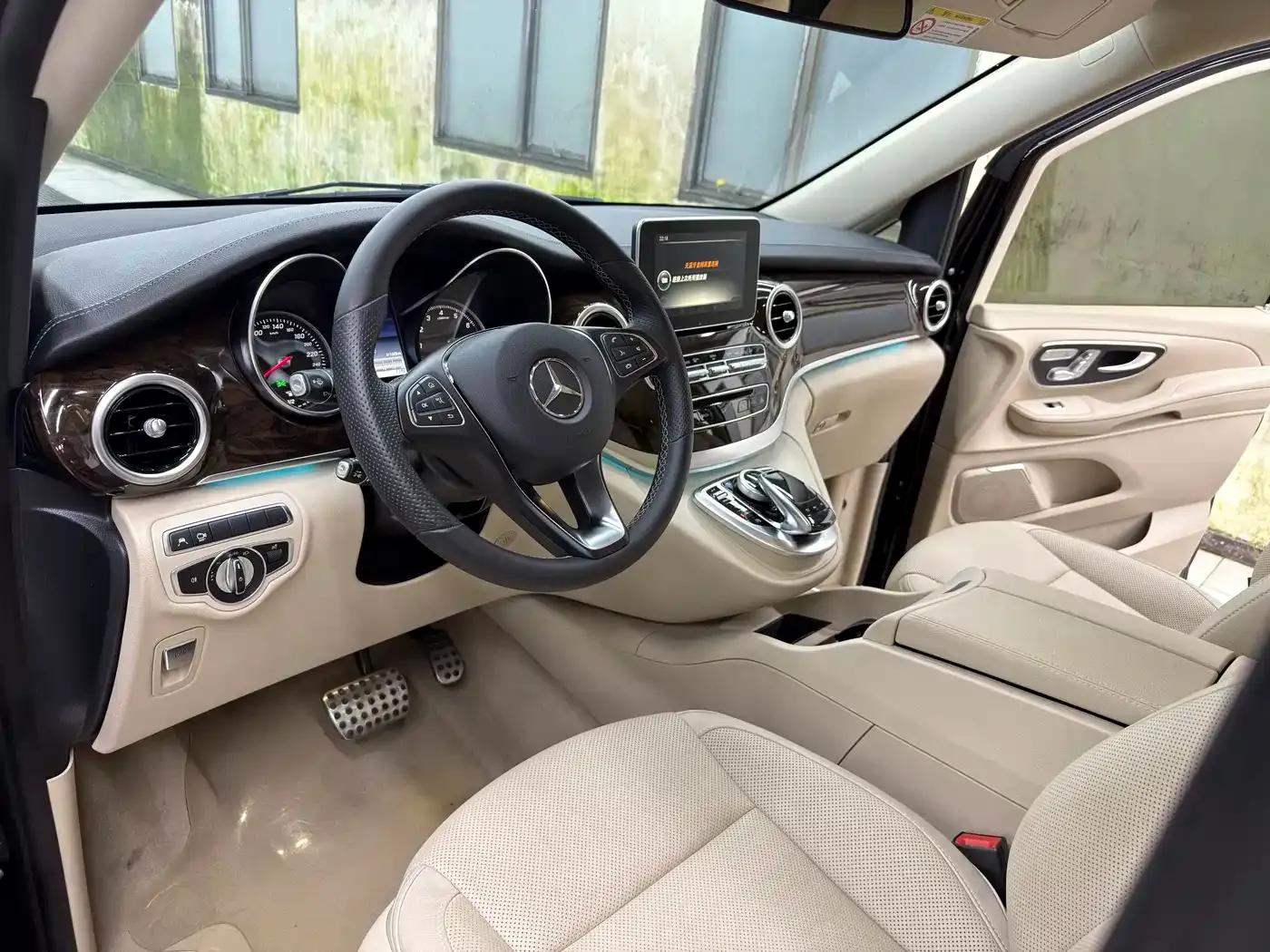 Mercedes-Benz V-Class 2018 V 260 L Premium Extended Edition (China VI Emission Standard) — миниатюра 12