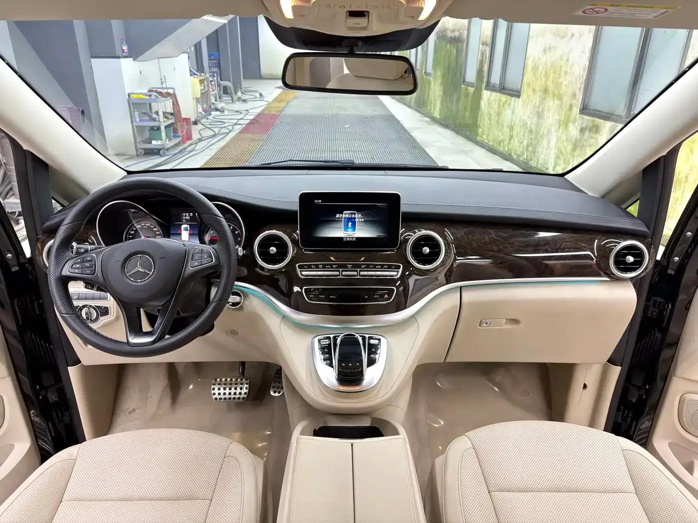 Mercedes-Benz V-Class 2018 V 260 L Premium Extended Edition (China VI Emission Standard) — миниатюра 13