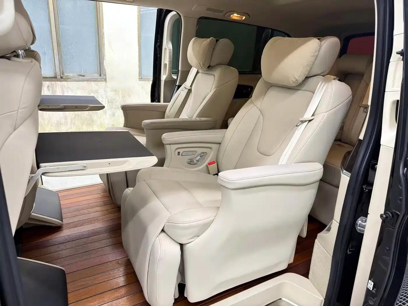 Mercedes-Benz V-Class 2018 V 260 L Premium Extended Edition (China VI Emission Standard) — миниатюра 14