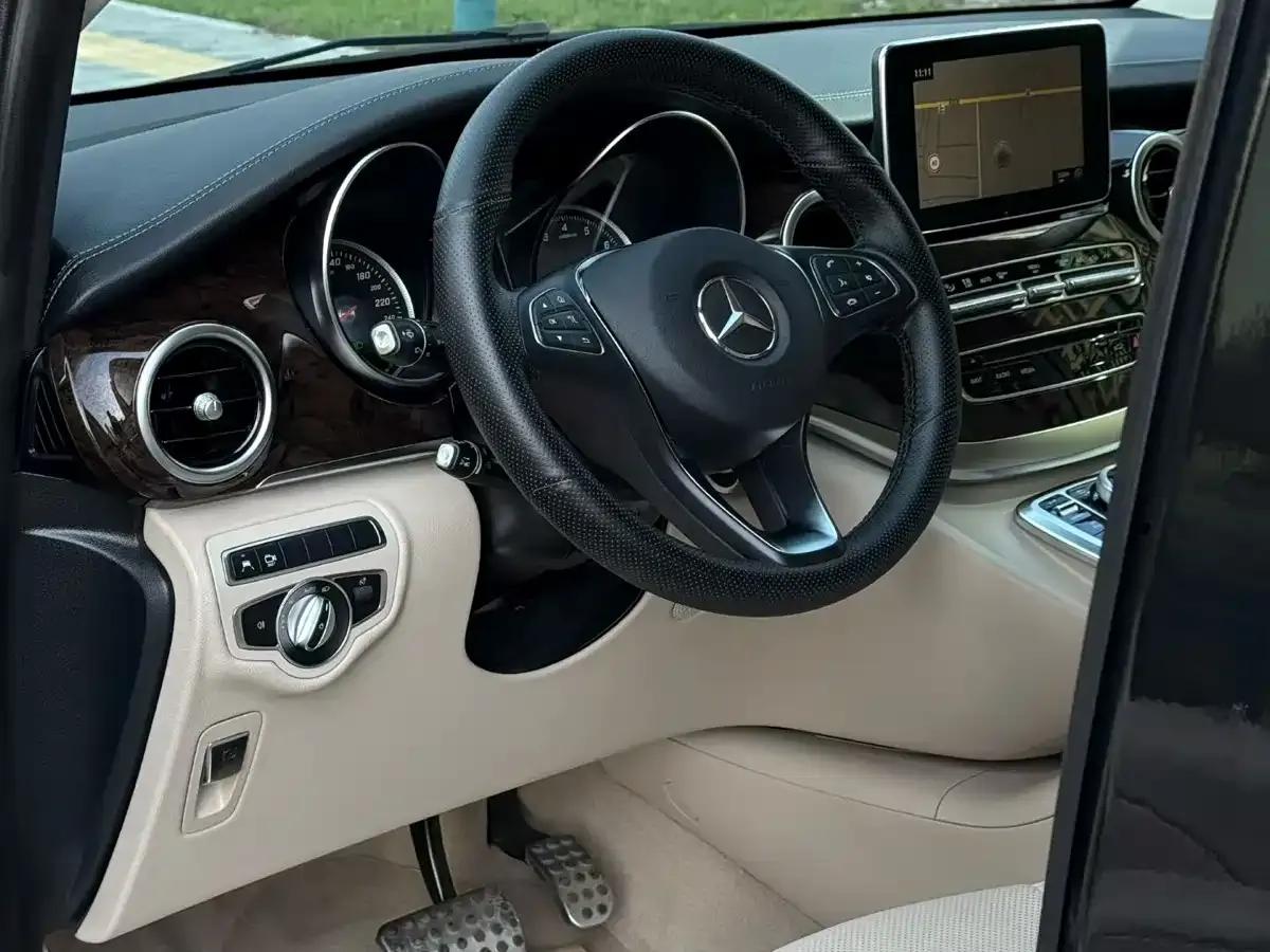 Mercedes-Benz V-Class 2018 V 260 L Premium Extended Edition (China VI Emission Standard) — миниатюра 7
