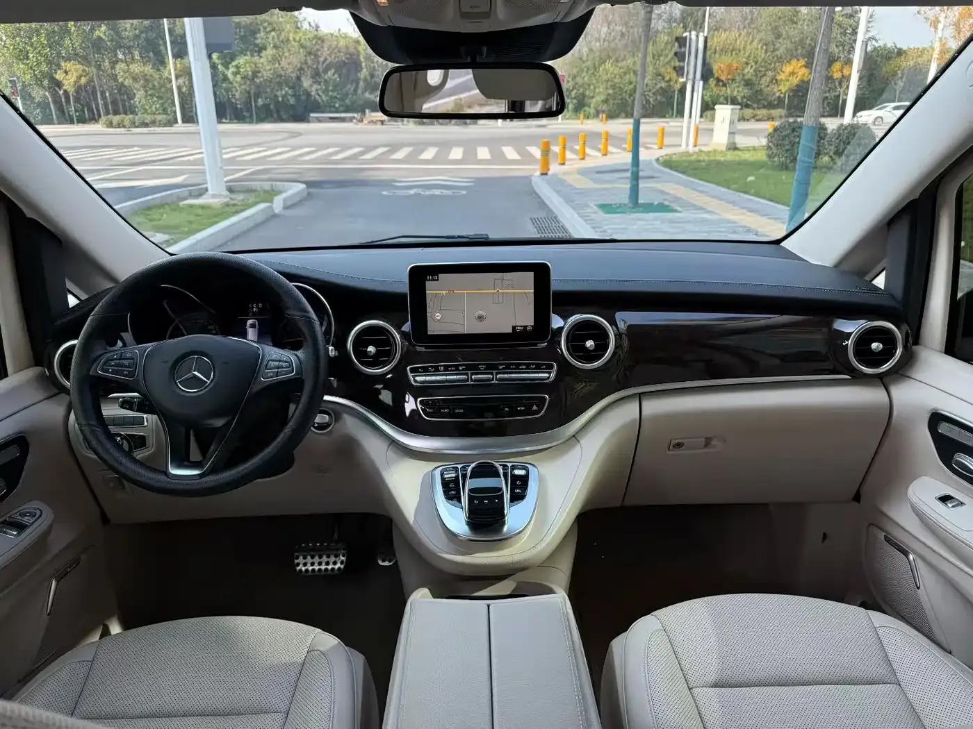 Mercedes-Benz V-Class 2018 V 260 L Premium Extended Edition (China VI Emission Standard) — миниатюра 8