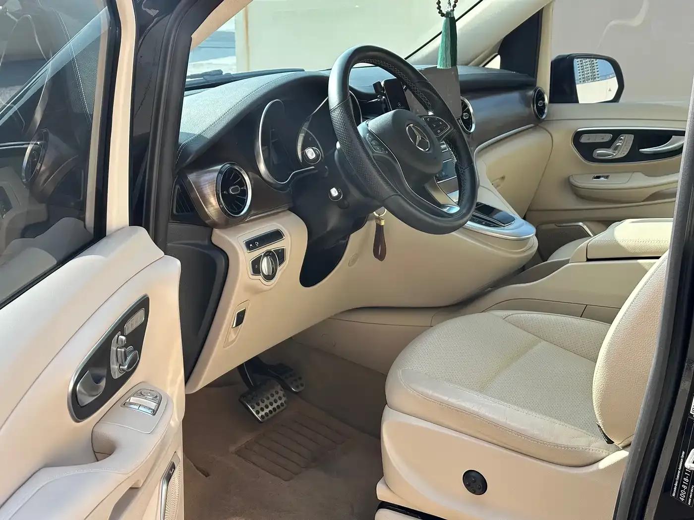 Mercedes-Benz V-Class 2021 V 260 Premium Edition — миниатюра 4
