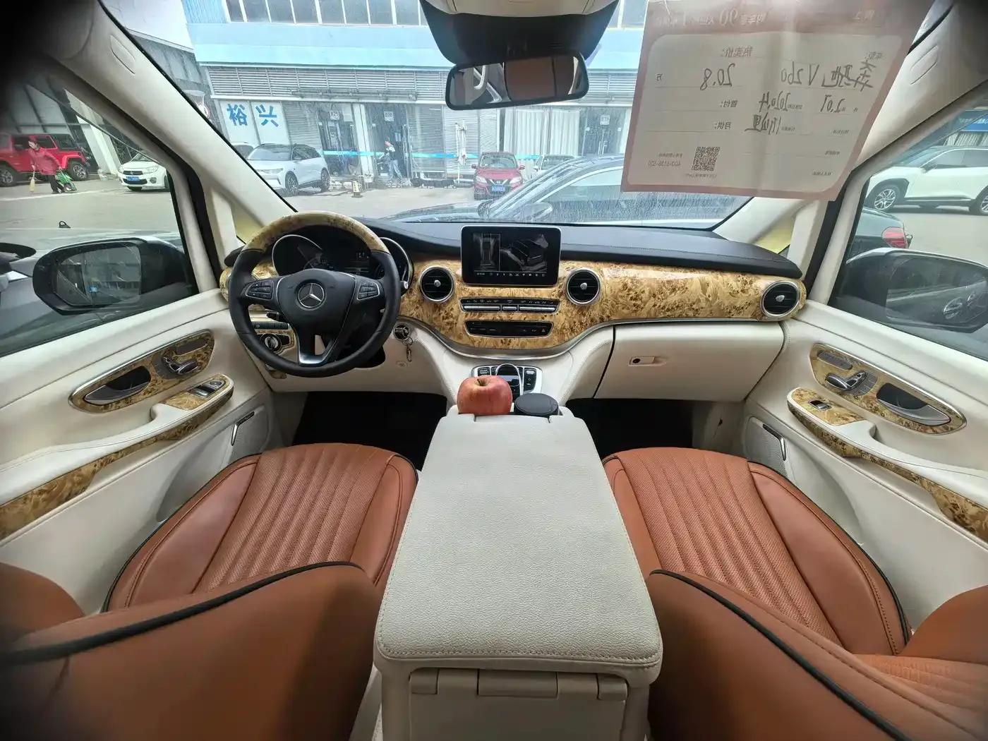 Mercedes-Benz V-Class 2017 V 260 L Premium Extended Edition — миниатюра 5