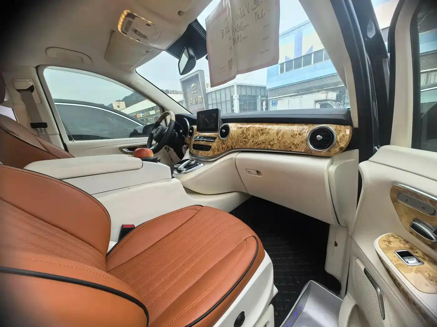 Mercedes-Benz V-Class 2017 V 260 L Premium Extended Edition — миниатюра 8