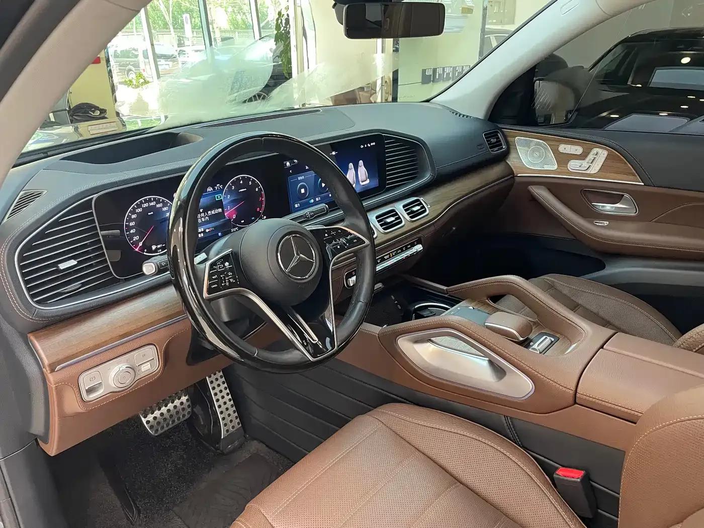 2024 Mercedes-Benz GLS 450 4MATIC Luxury — миниатюра 4