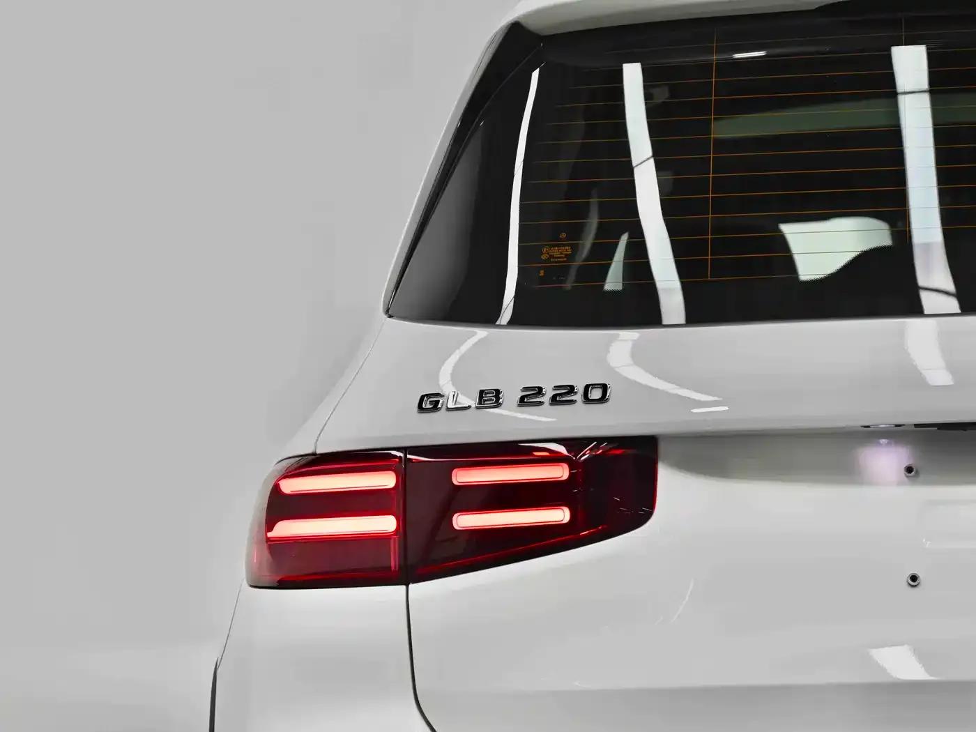 2024 Mercedes-Benz GLB 220 Dynamic — миниатюра 28