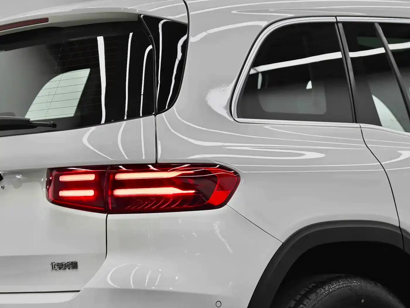 2024 Mercedes-Benz GLB 220 Dynamic — миниатюра 35