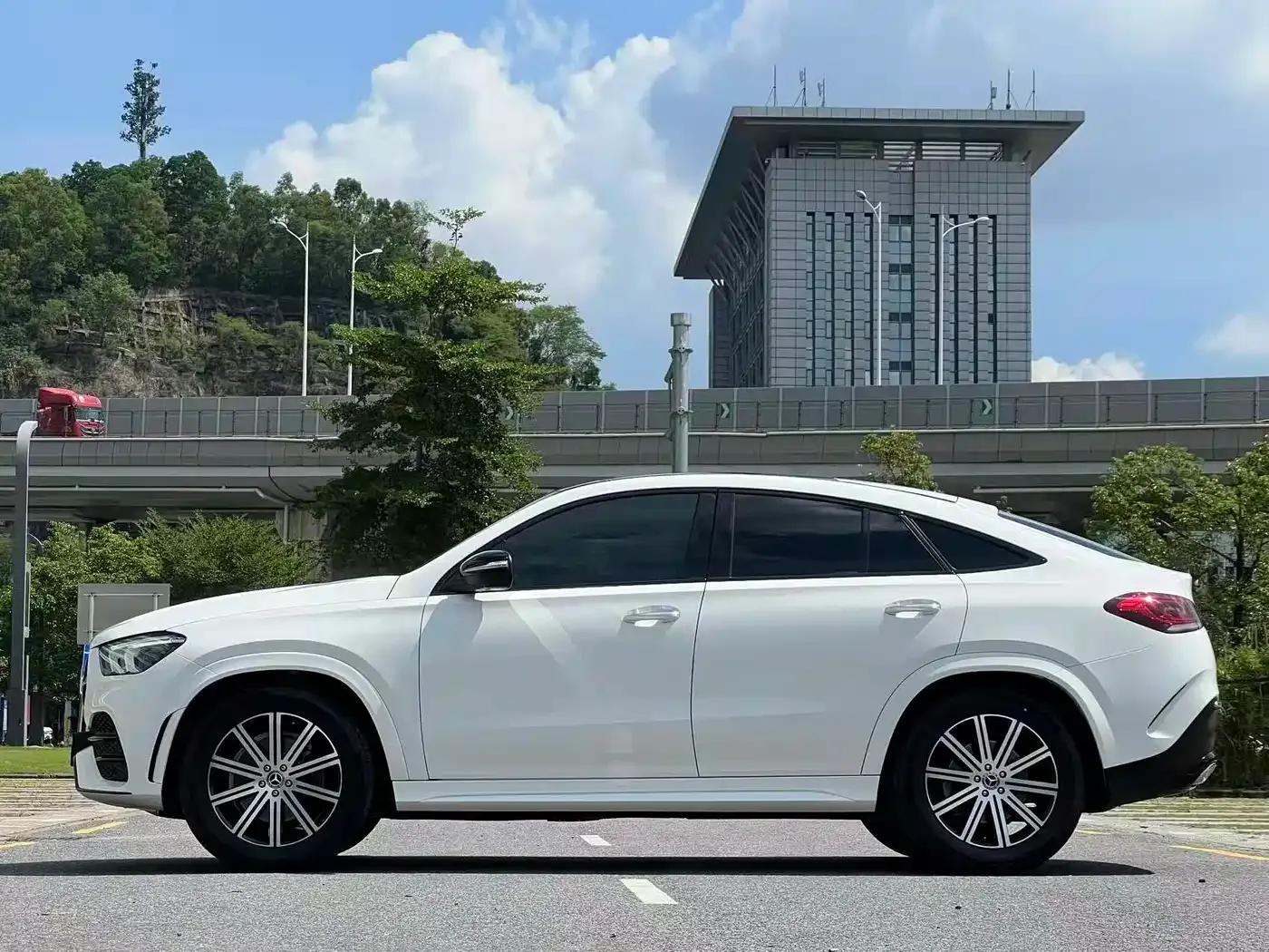 2020 Mercedes-Benz GLE Coupe, GLE 350 4MATIC Coupe SUV Luxury Model — миниатюра 4