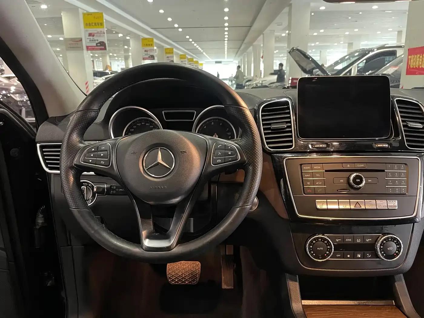 2015 Mercedes-Benz GLE Coupe, GLE 320 4MATIC Coupe SUV — миниатюра 11