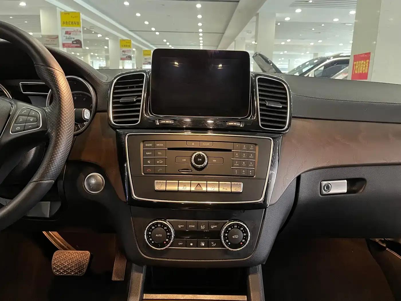2015 Mercedes-Benz GLE Coupe, GLE 320 4MATIC Coupe SUV — миниатюра 10