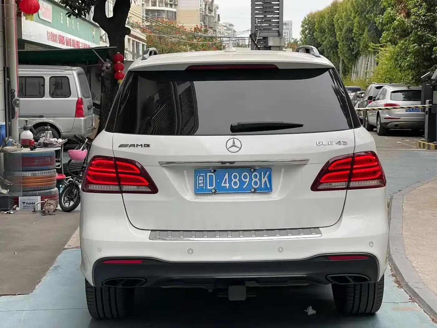 2017 Mercedes-Benz GLE AMG 43 4MATIC — миниатюра 5