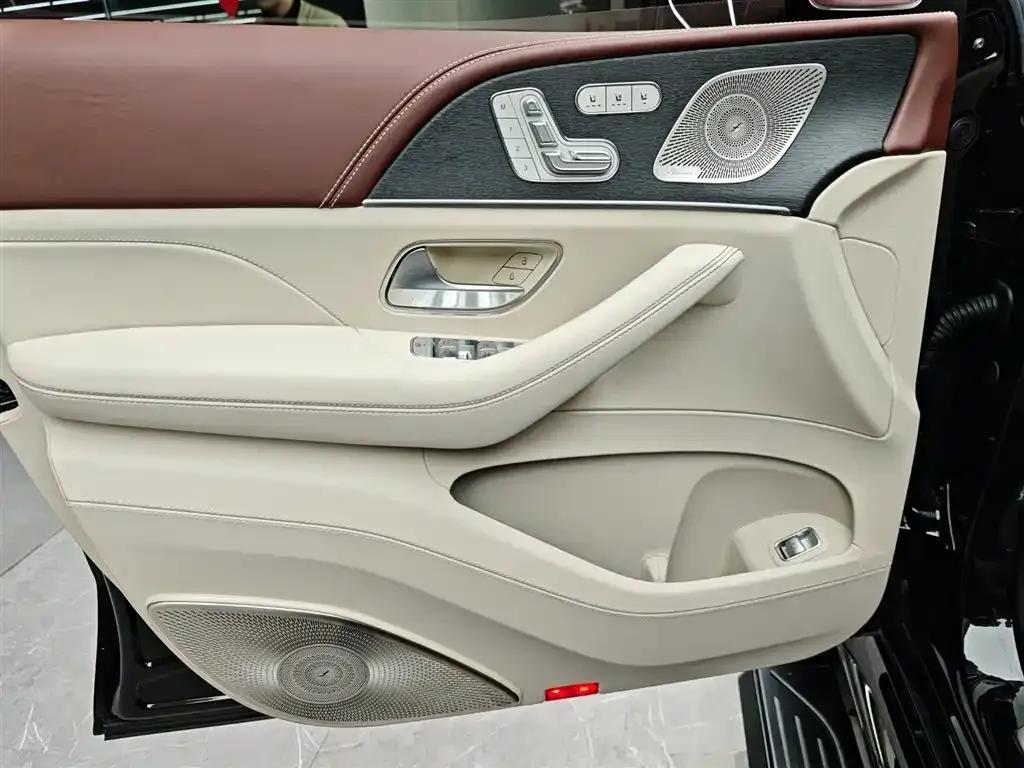 2025 Maybach GLS 600 4MATIC Midnight Edition — миниатюра 5
