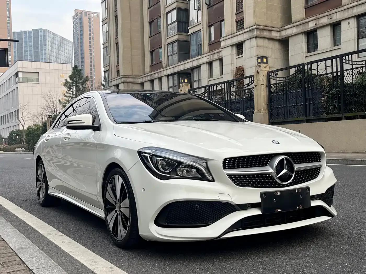 Imported Mercedes-Benz CLA 2017 Facelift CLA 200 Fashion Model — миниатюра 3