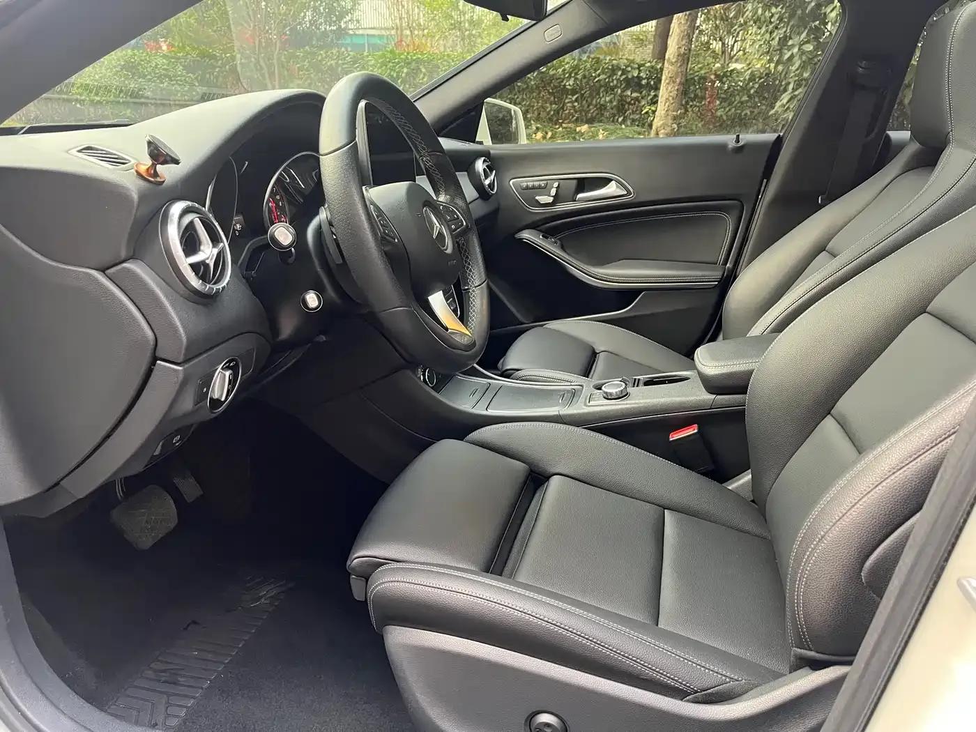 Imported Mercedes-Benz CLA 2017 Facelift CLA 200 Fashion Model — миниатюра 8