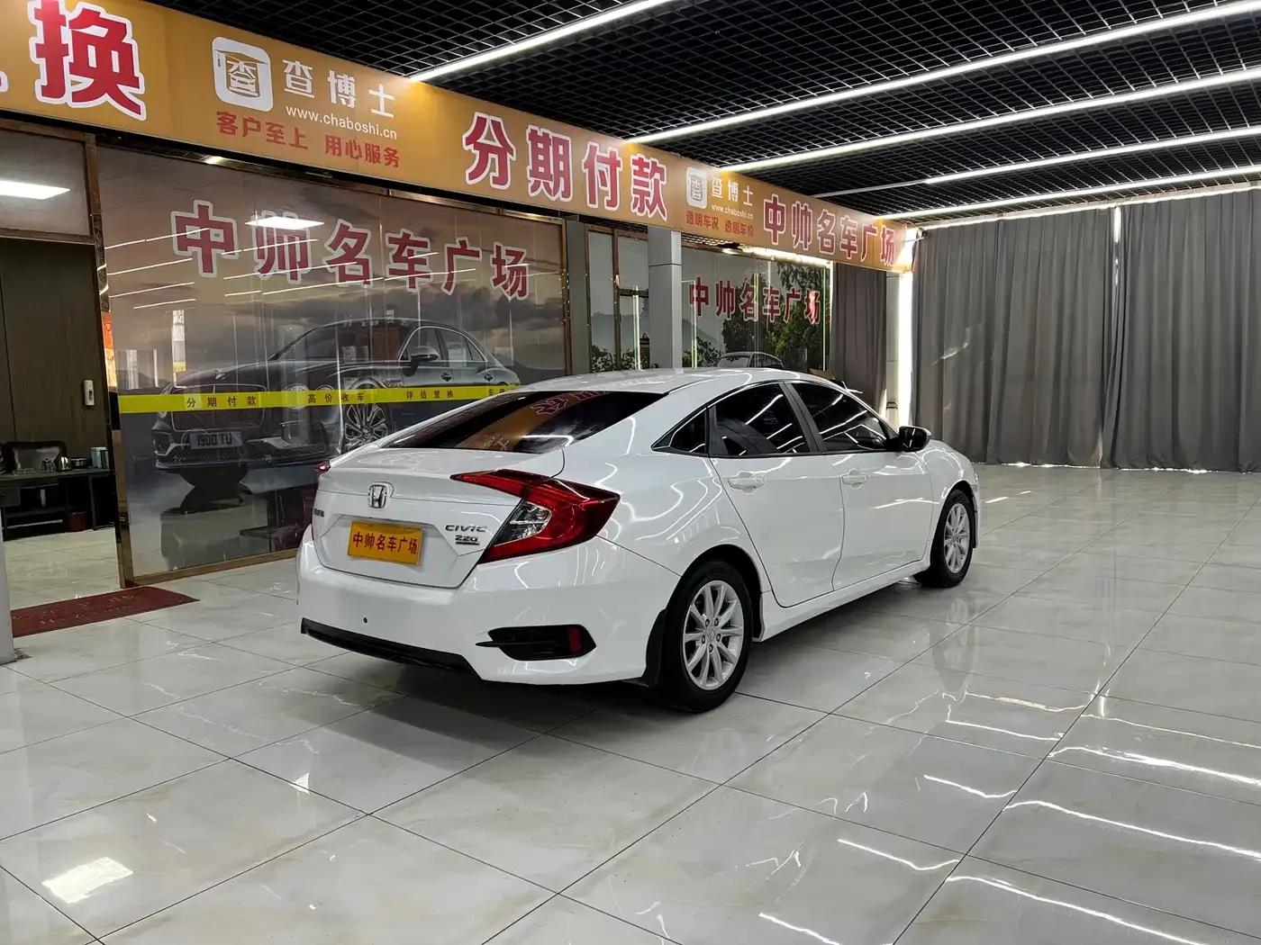 2016 Civic 180TURBO CVT Comfort Edition — миниатюра 6